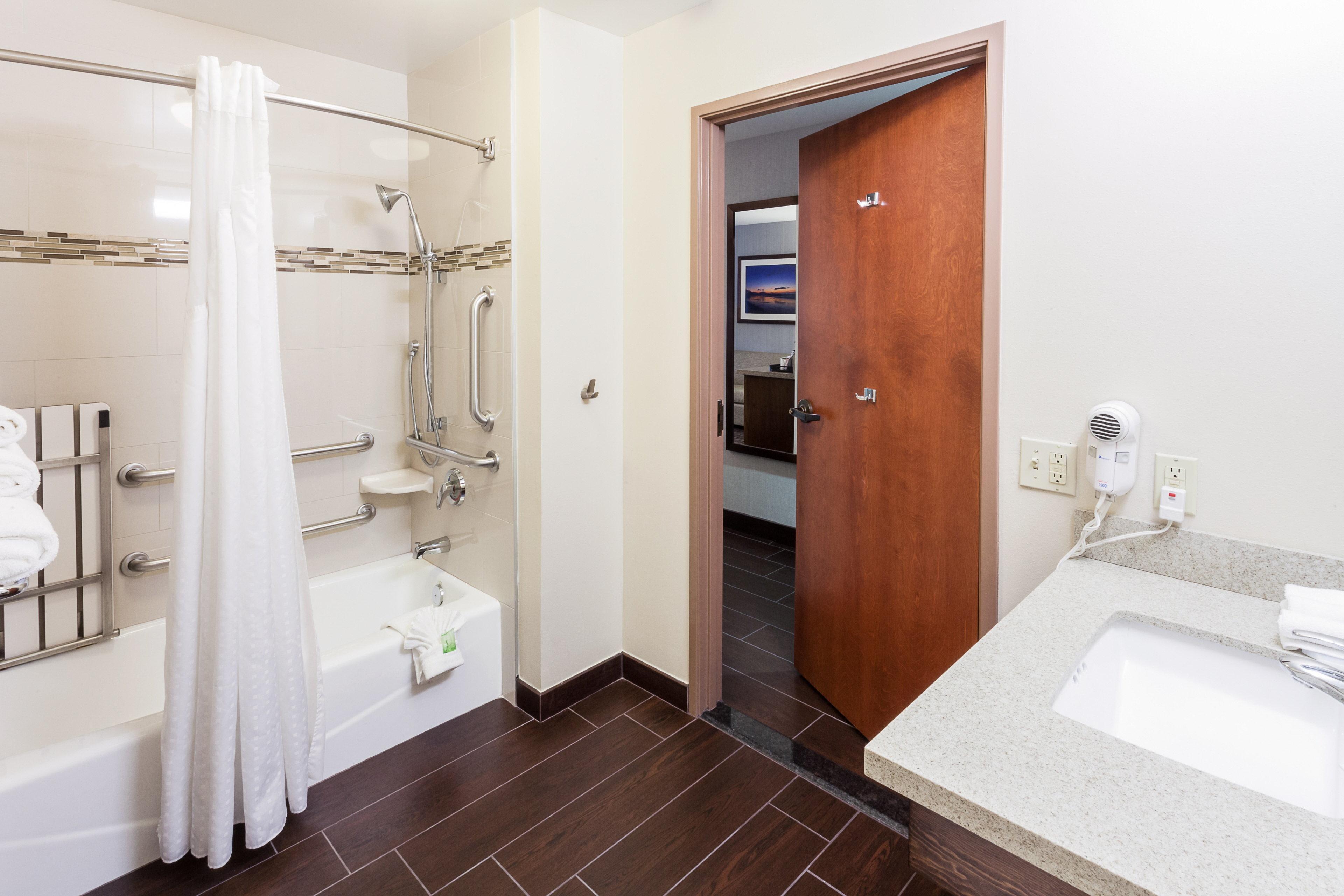 Holiday Inn Express & Suites Carpinteria By Ihg מראה חיצוני תמונה