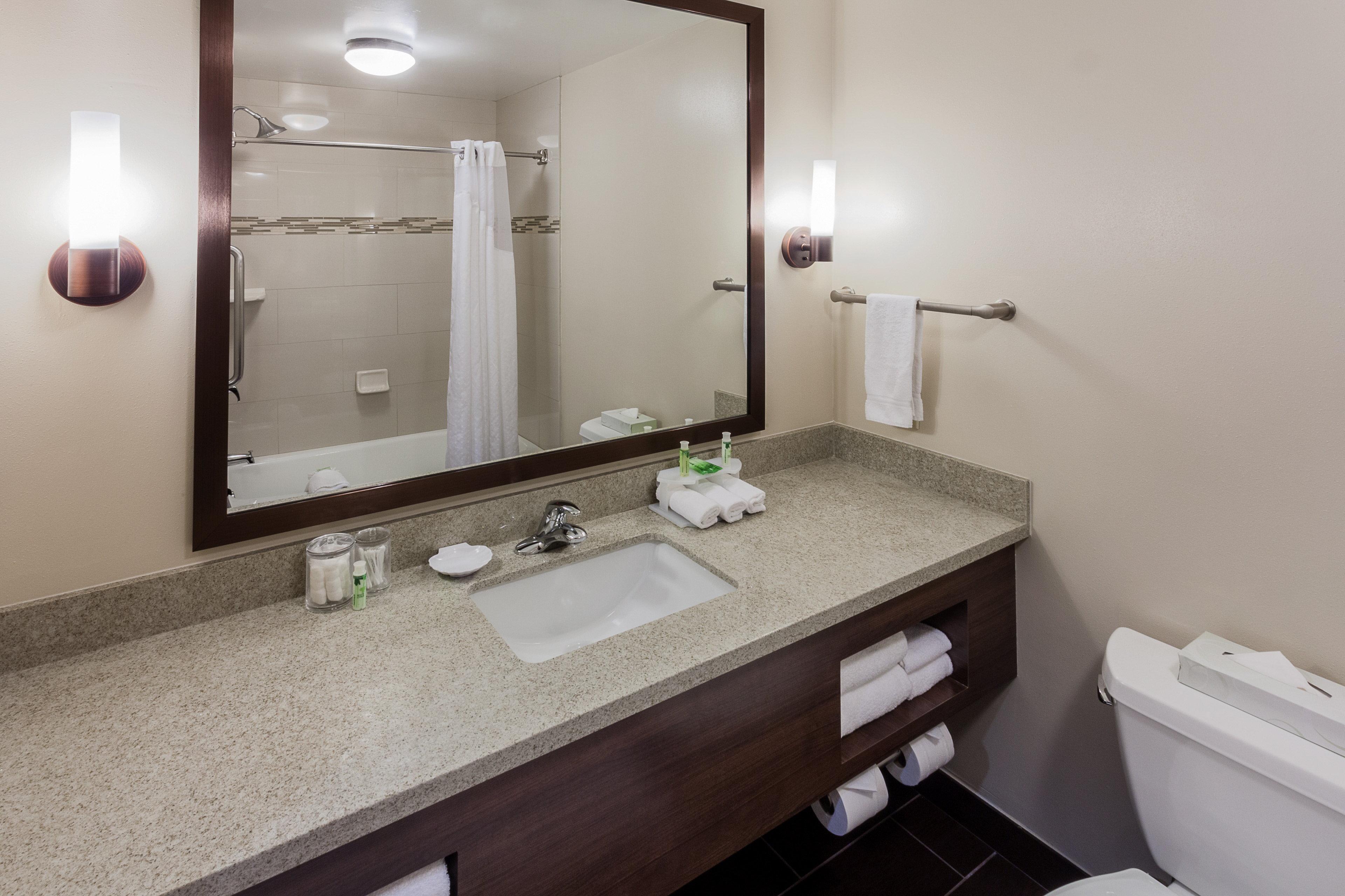 Holiday Inn Express & Suites Carpinteria By Ihg מראה חיצוני תמונה